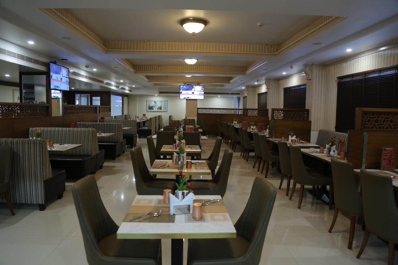 Hotel Grand Gayathri Khammam Экстерьер фото