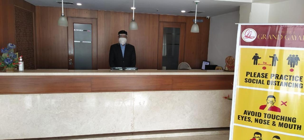 Hotel Grand Gayathri Khammam Экстерьер фото